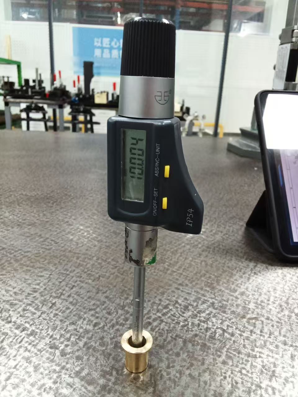On-site precision inspection in a Zhejiang manufacturing facility